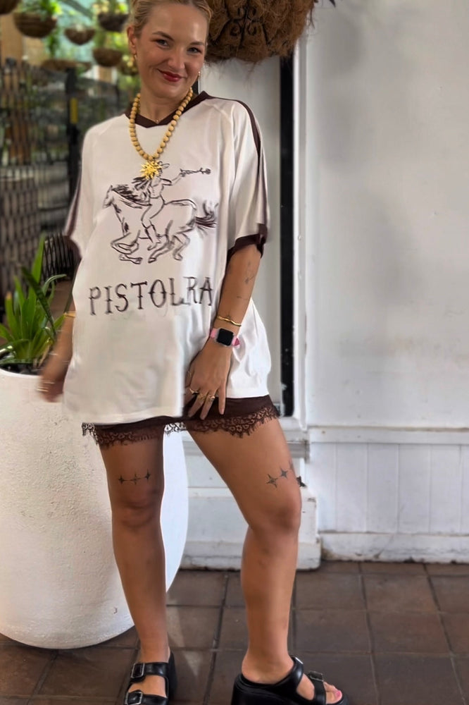 By Frankie Tee- White Pistolera